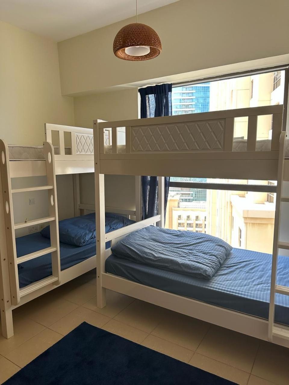 Ora Place Dubaiホステル エクステリア 写真